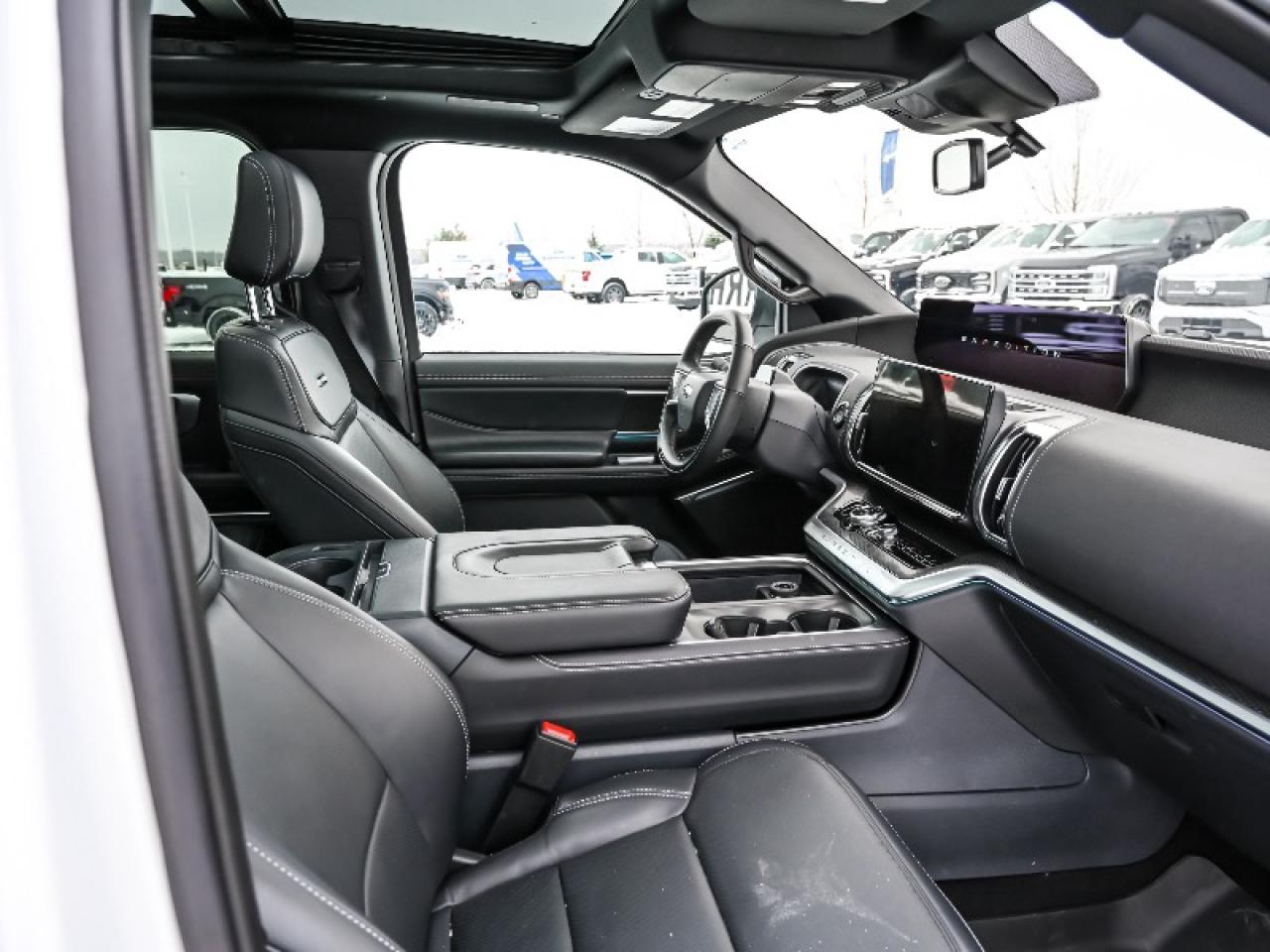 2025 Ford Expedition Platinum Photo