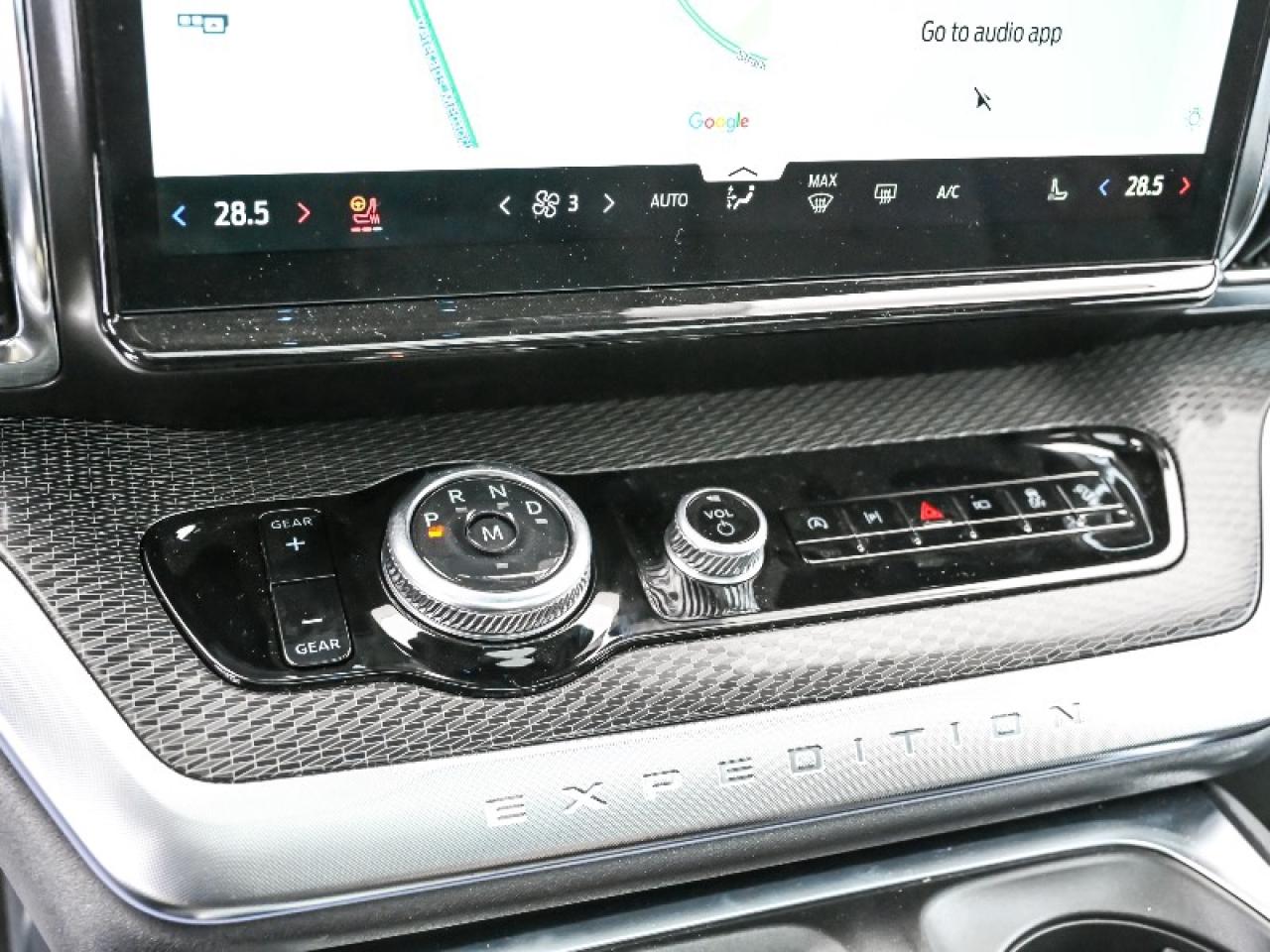 2025 Ford Expedition Platinum Photo