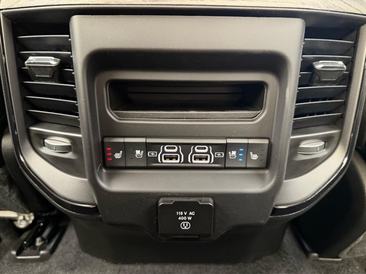 2026 RAM 1500 Limited  - Sunroof - Night Edition Photo