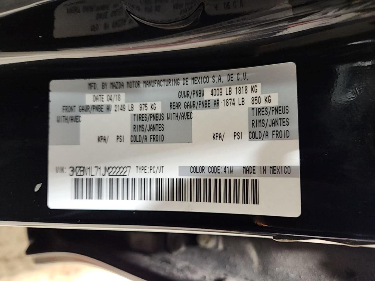 2018 Mazda MAZDA3 i Touring - Photo #9