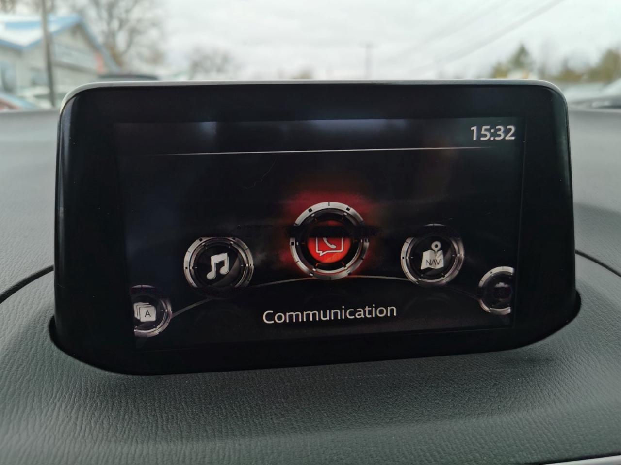 2018 Mazda MAZDA3 i Touring - Photo #23