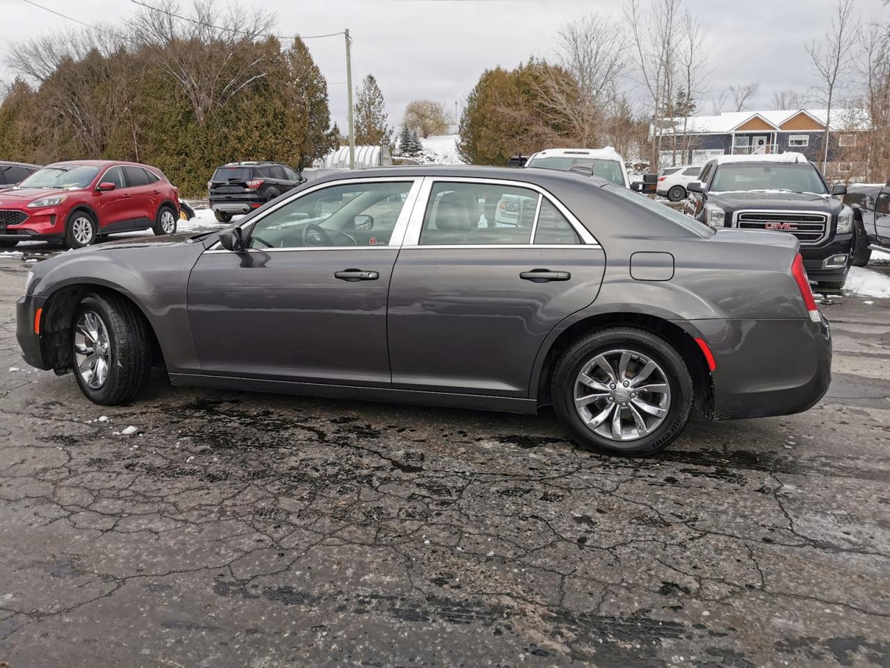 2018 Chrysler 300 Touring  - Photo #2