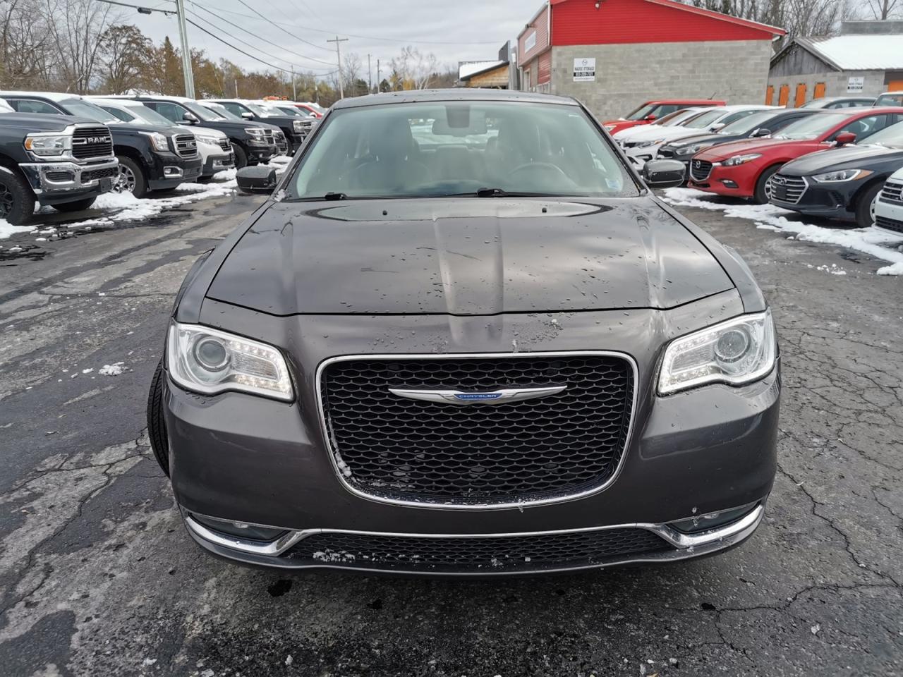2018 Chrysler 300 Touring  - Photo #8