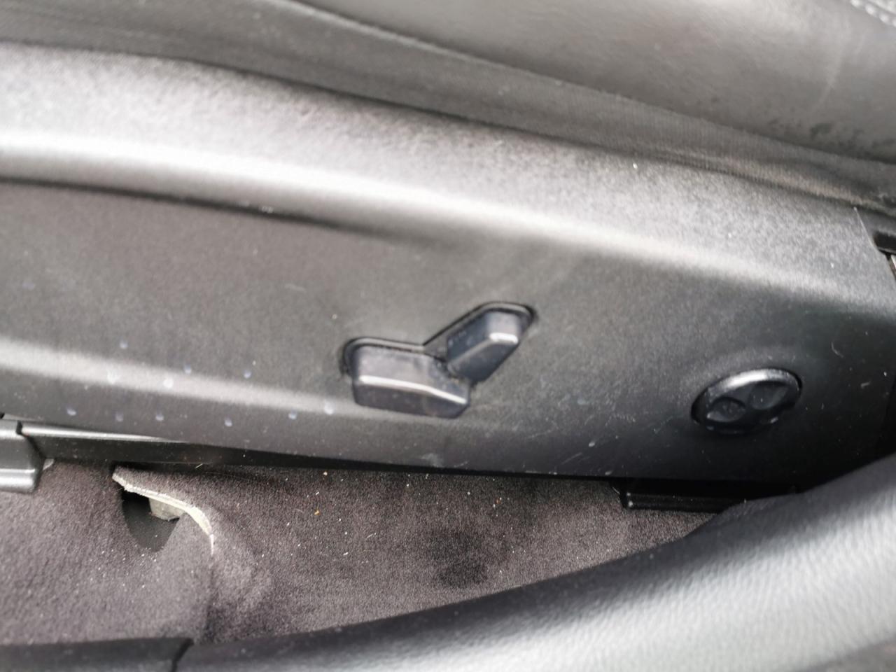 2018 Chrysler 300 Touring  - Photo #12