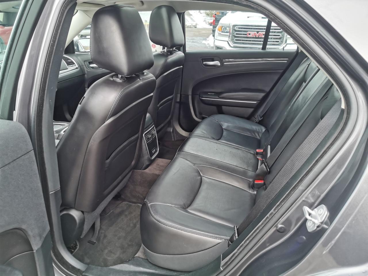 2018 Chrysler 300 Touring  - Photo #15