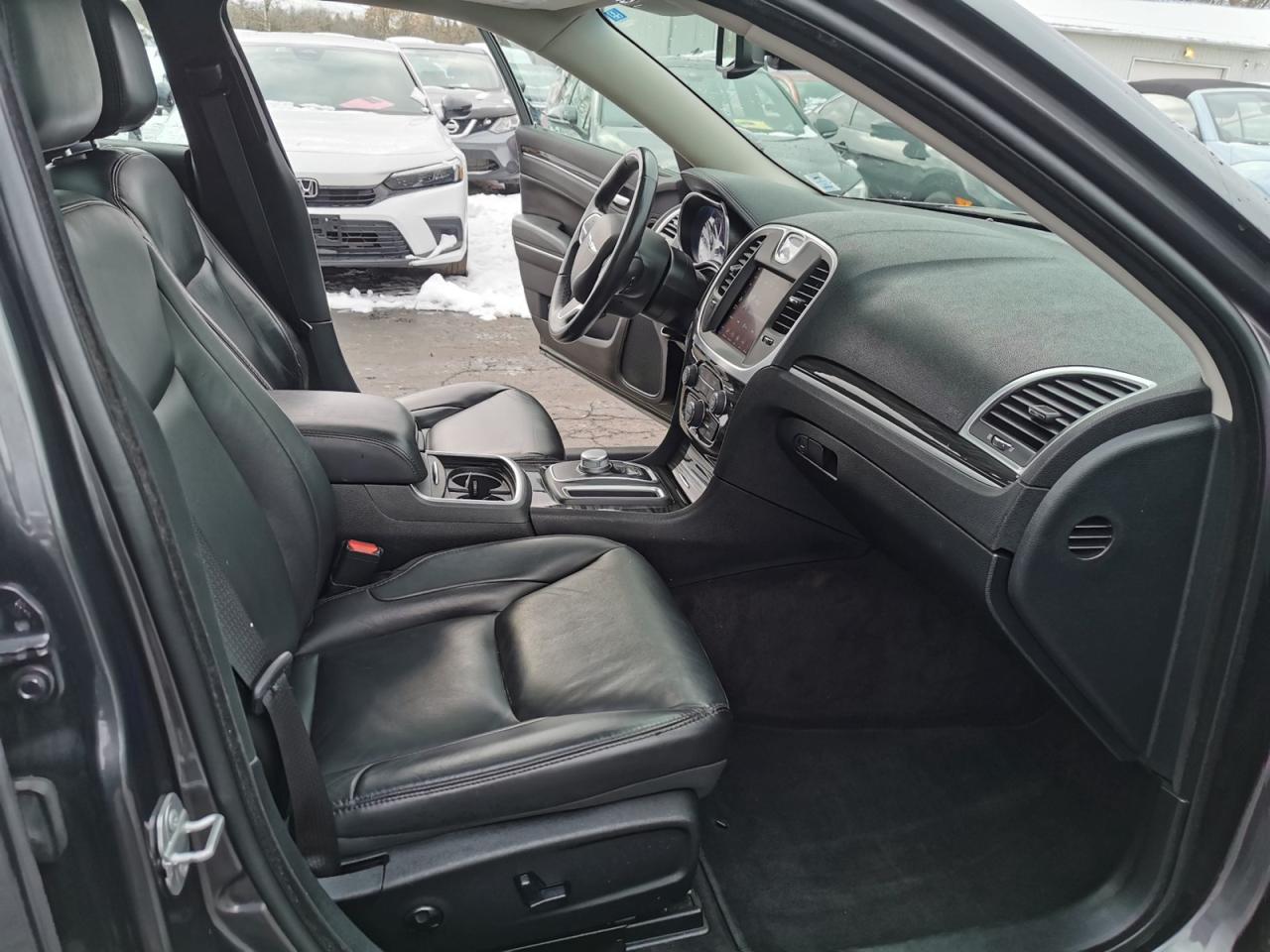 2018 Chrysler 300 Touring  - Photo #20