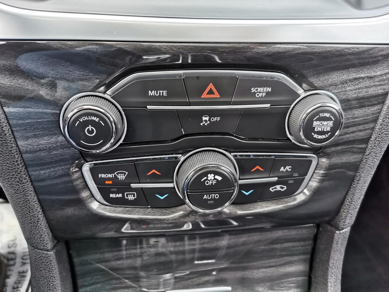 2018 Chrysler 300 Touring  - Photo #25