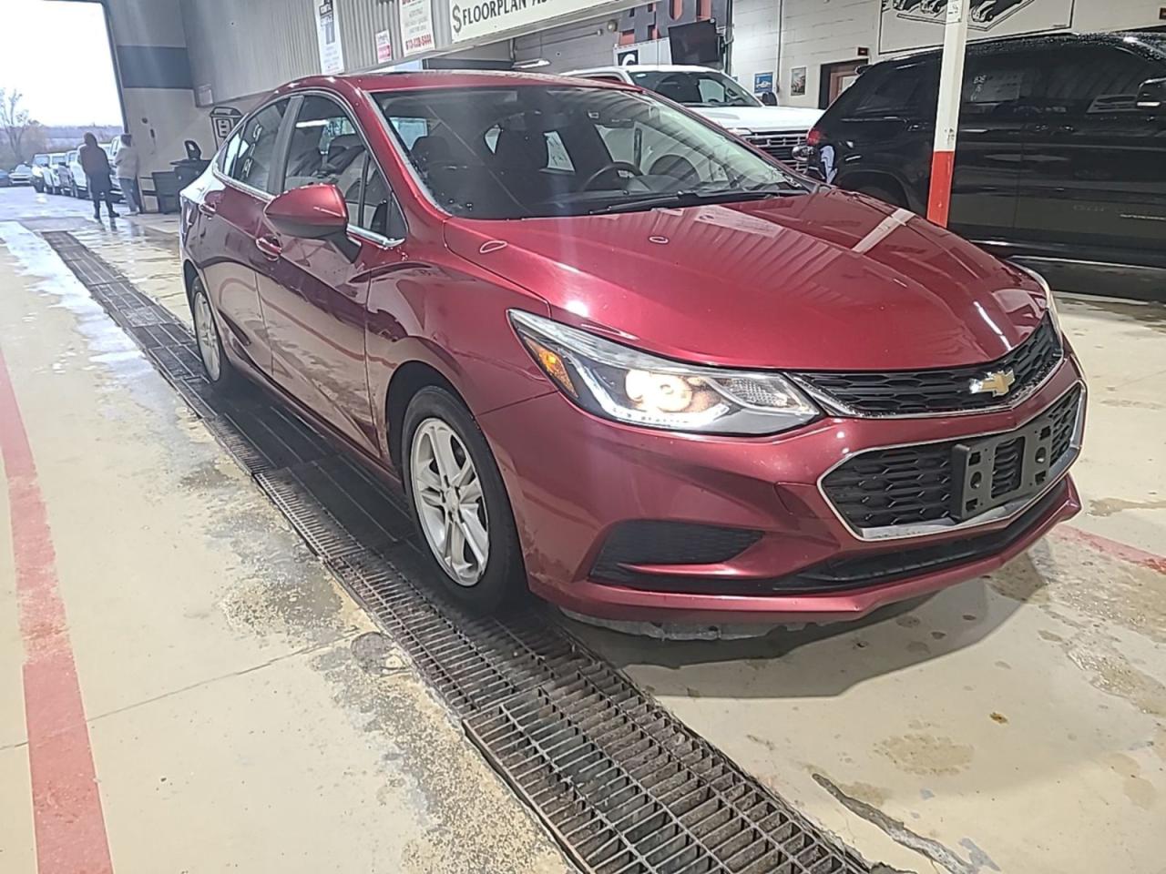 2017 Chevrolet Cruze LT - Photo #4