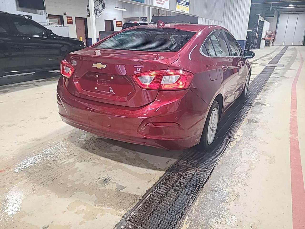 2017 Chevrolet Cruze LT - Photo #3