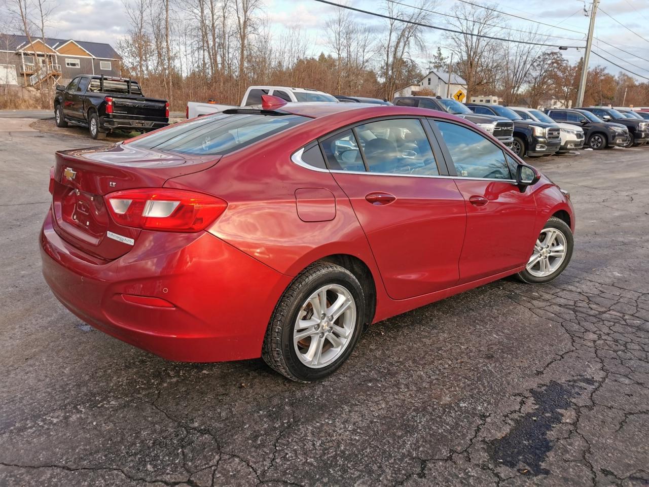 2017 Chevrolet Cruze LT Photo4