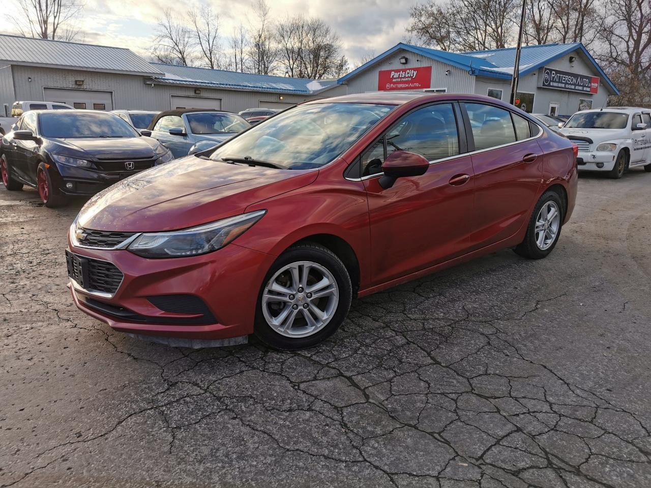 2017 Chevrolet Cruze LT Photo0