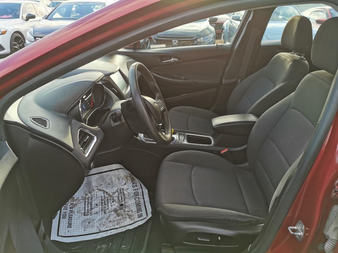 2017 Chevrolet Cruze LT Photo