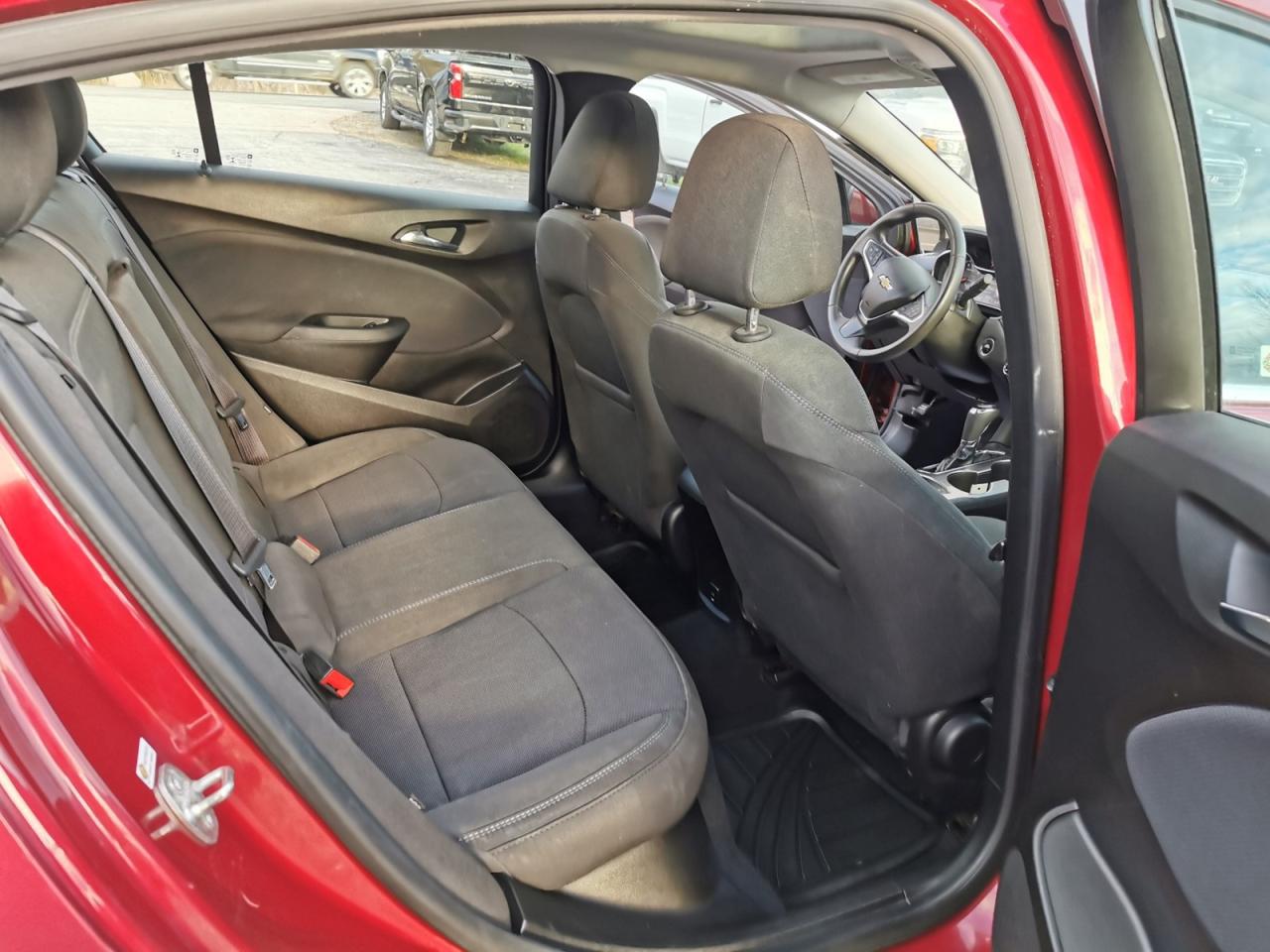 2017 Chevrolet Cruze LT Photo