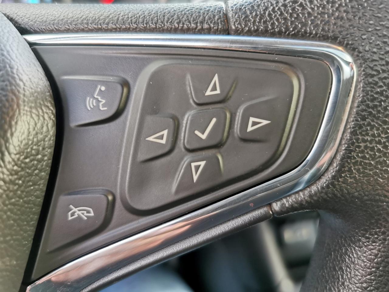 2017 Chevrolet Cruze LT Photo