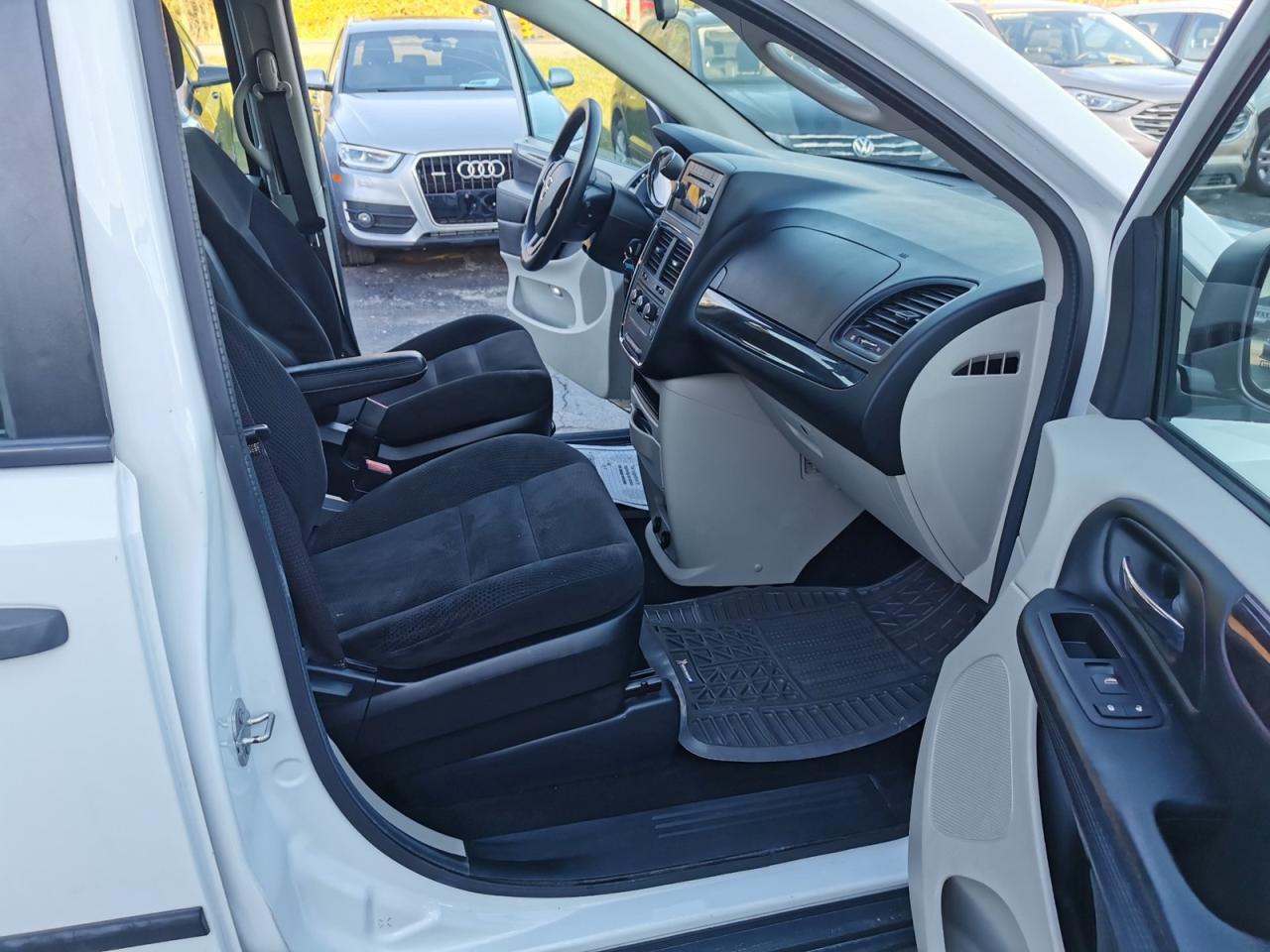 2016 Dodge Grand Caravan SE Plus - Photo #23