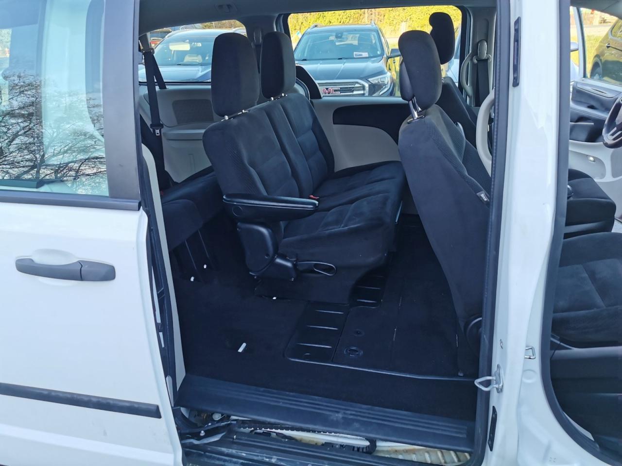 2016 Dodge Grand Caravan SE Plus - Photo #24