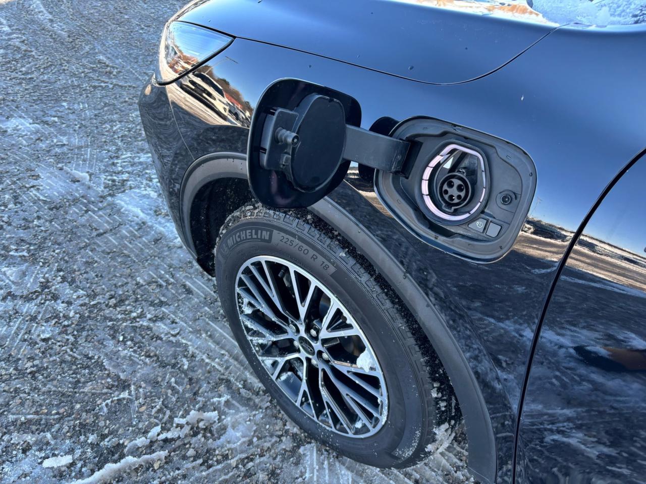 2024 Ford Escape PHEV, 2.5L, REAR CAMERA, REMOTE START! Photo5