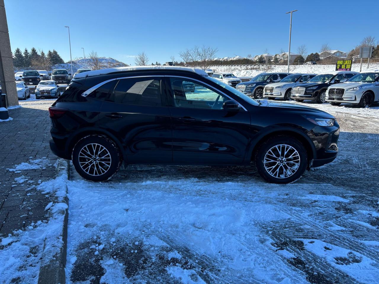 2024 Ford Escape PHEV, 2.5L, REAR CAMERA, REMOTE START! Photo