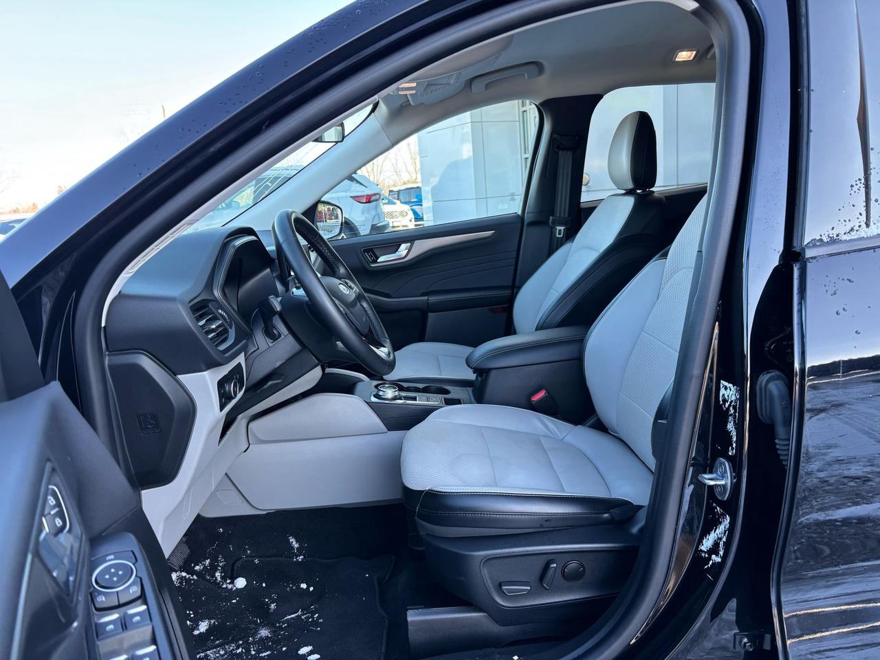 2024 Ford Escape PHEV, 2.5L, REAR CAMERA, REMOTE START! Photo