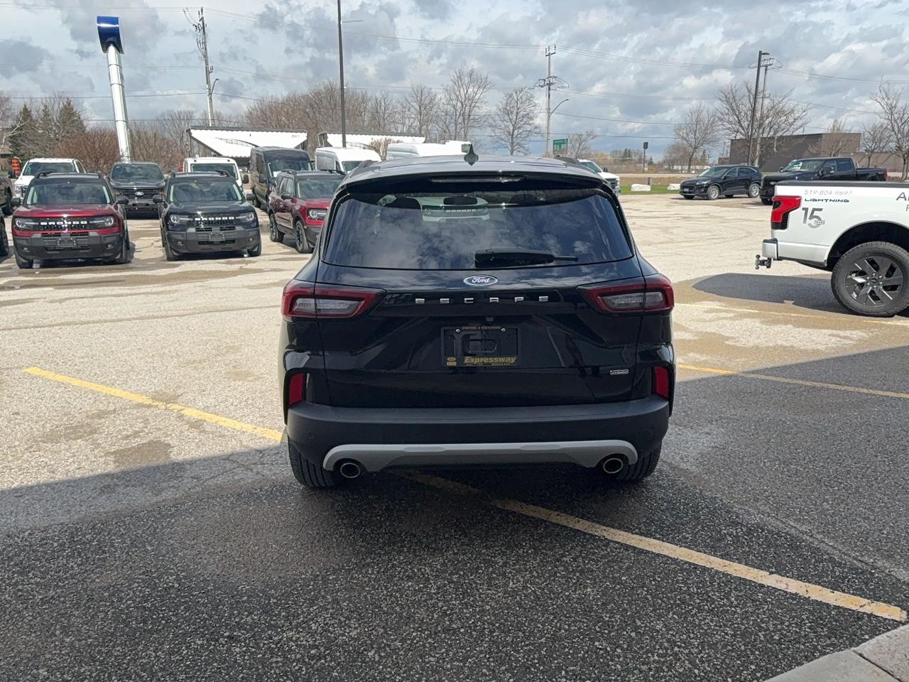 2024 Ford Escape PHEV, 2.5L, REAR CAMERA, REMOTE START! Photo