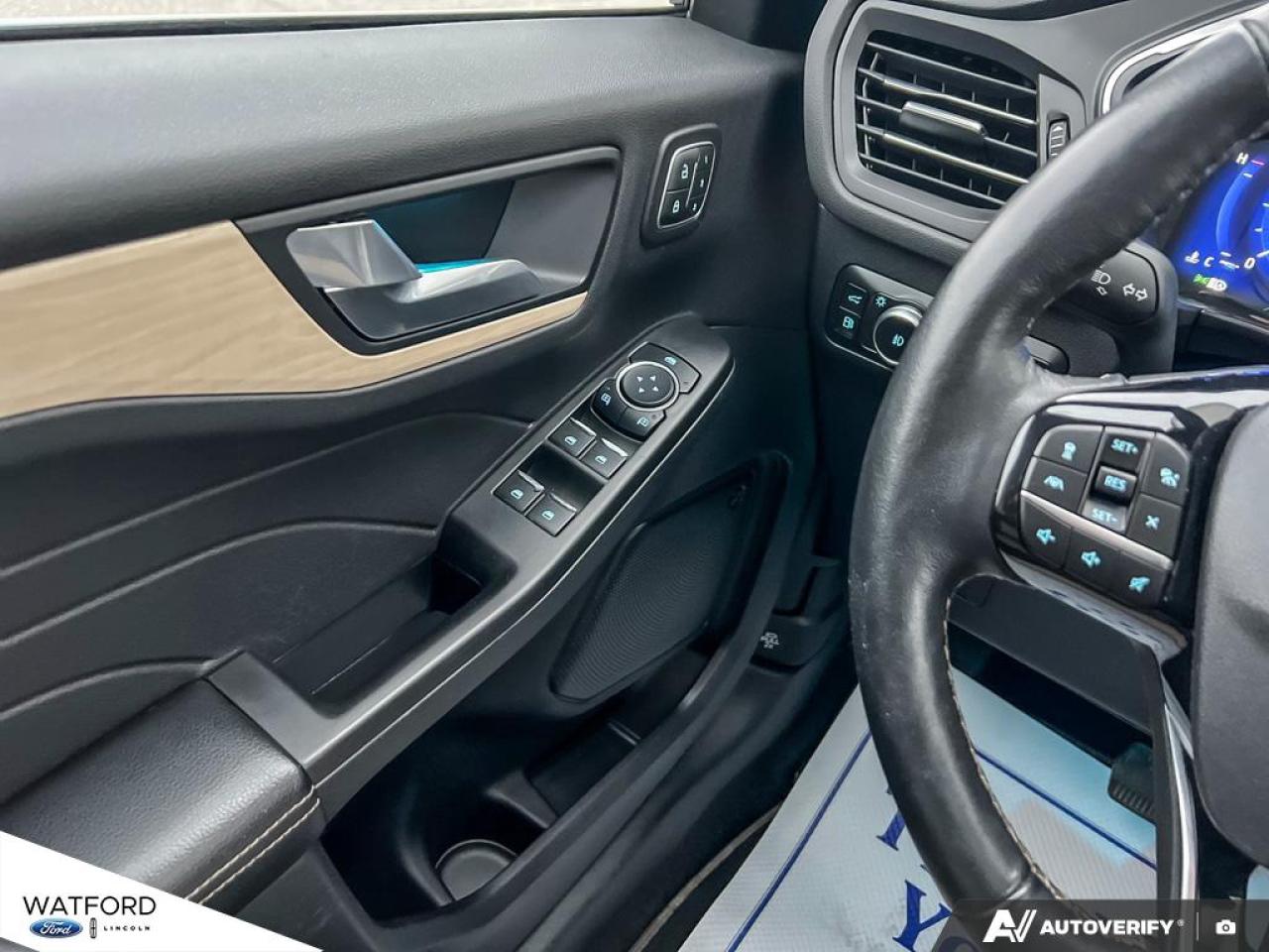 2021 Ford Escape Titanium AWD Photo