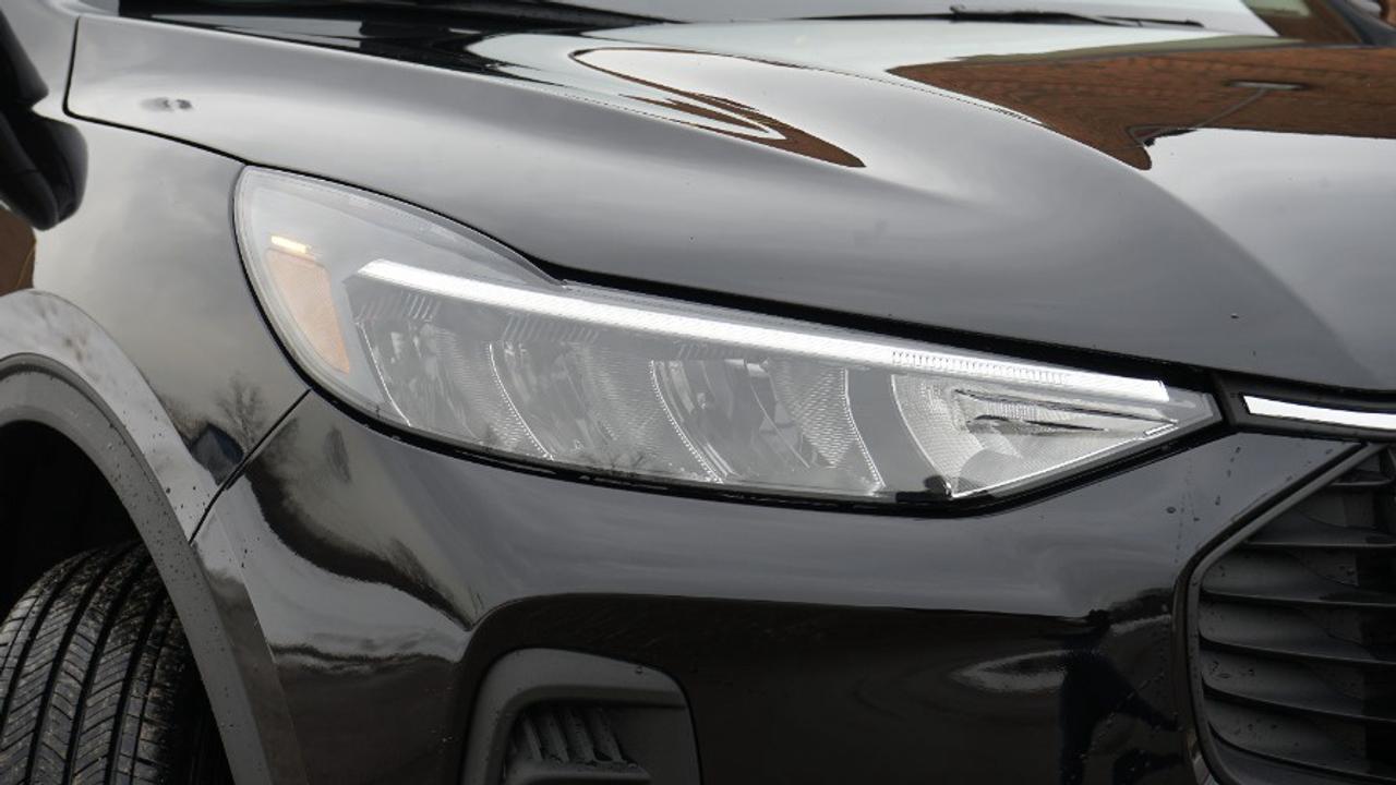 2026 Ford Escape Plug-in Hybrid Photo4