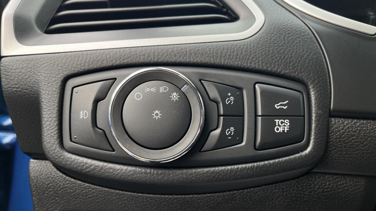 2021 Ford Edge SEL Photo