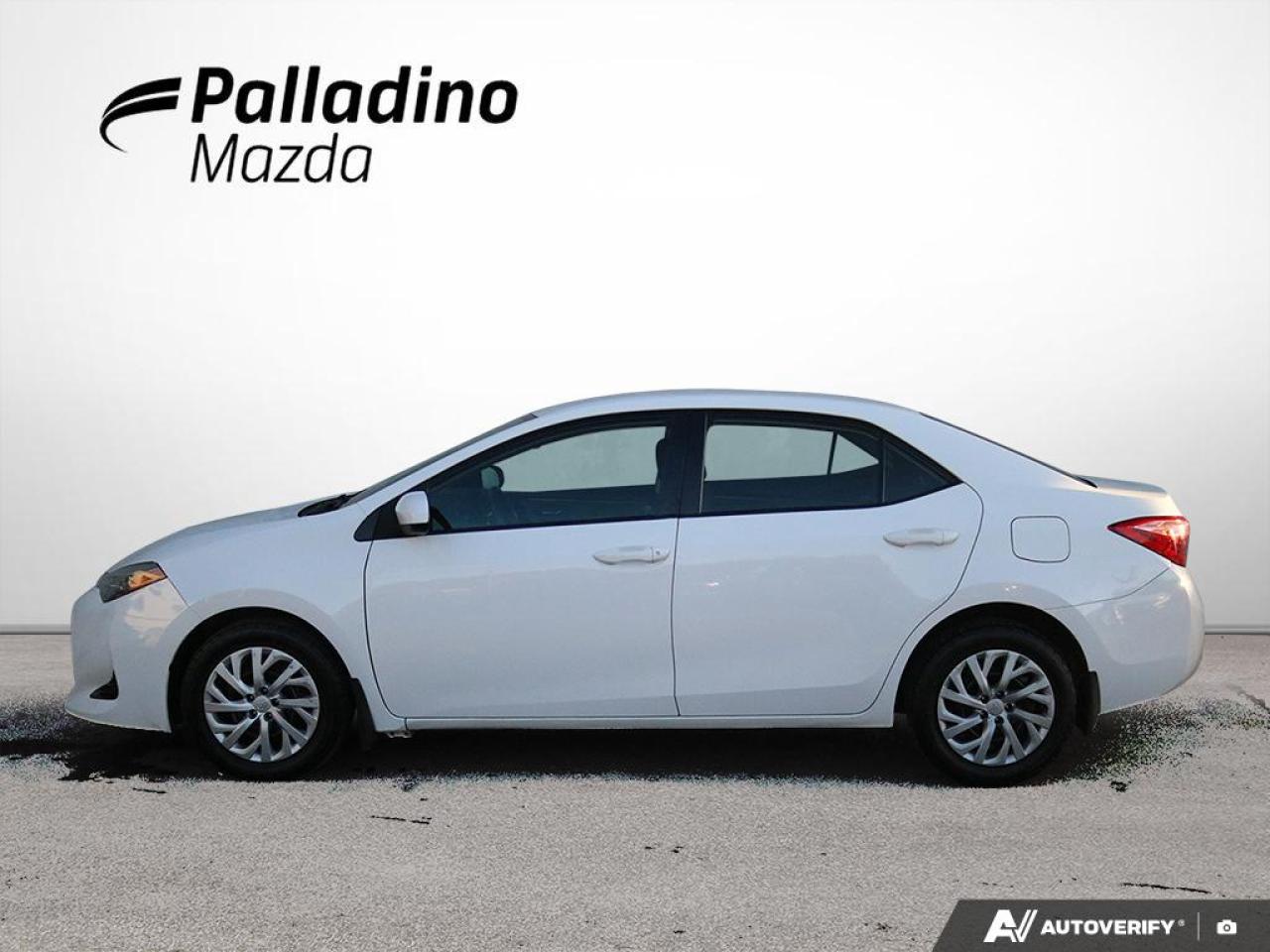 2018 Toyota Corolla LE Photo2