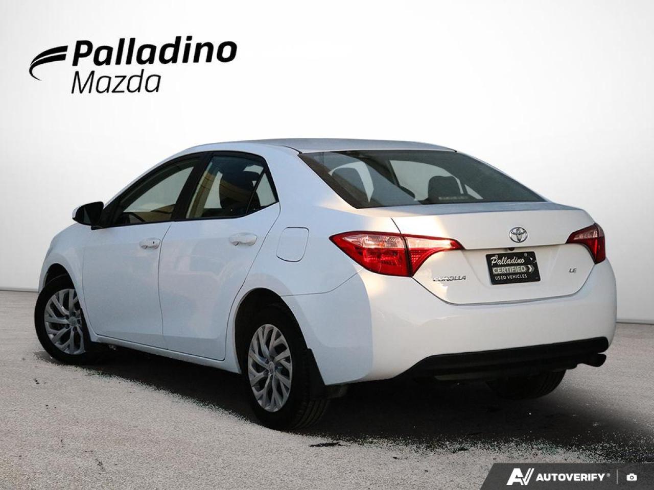 2018 Toyota Corolla LE Photo3