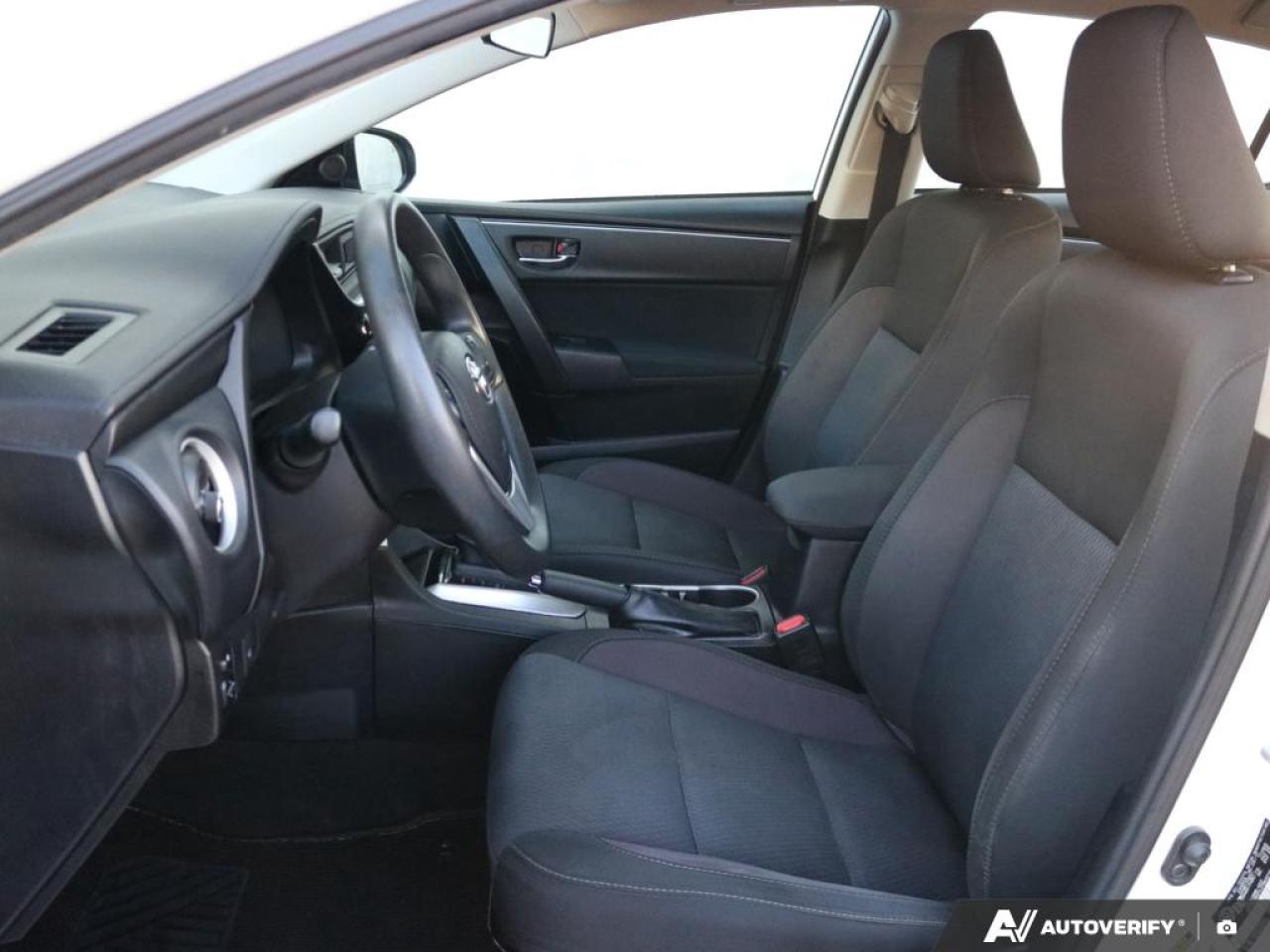 2018 Toyota Corolla LE Photo