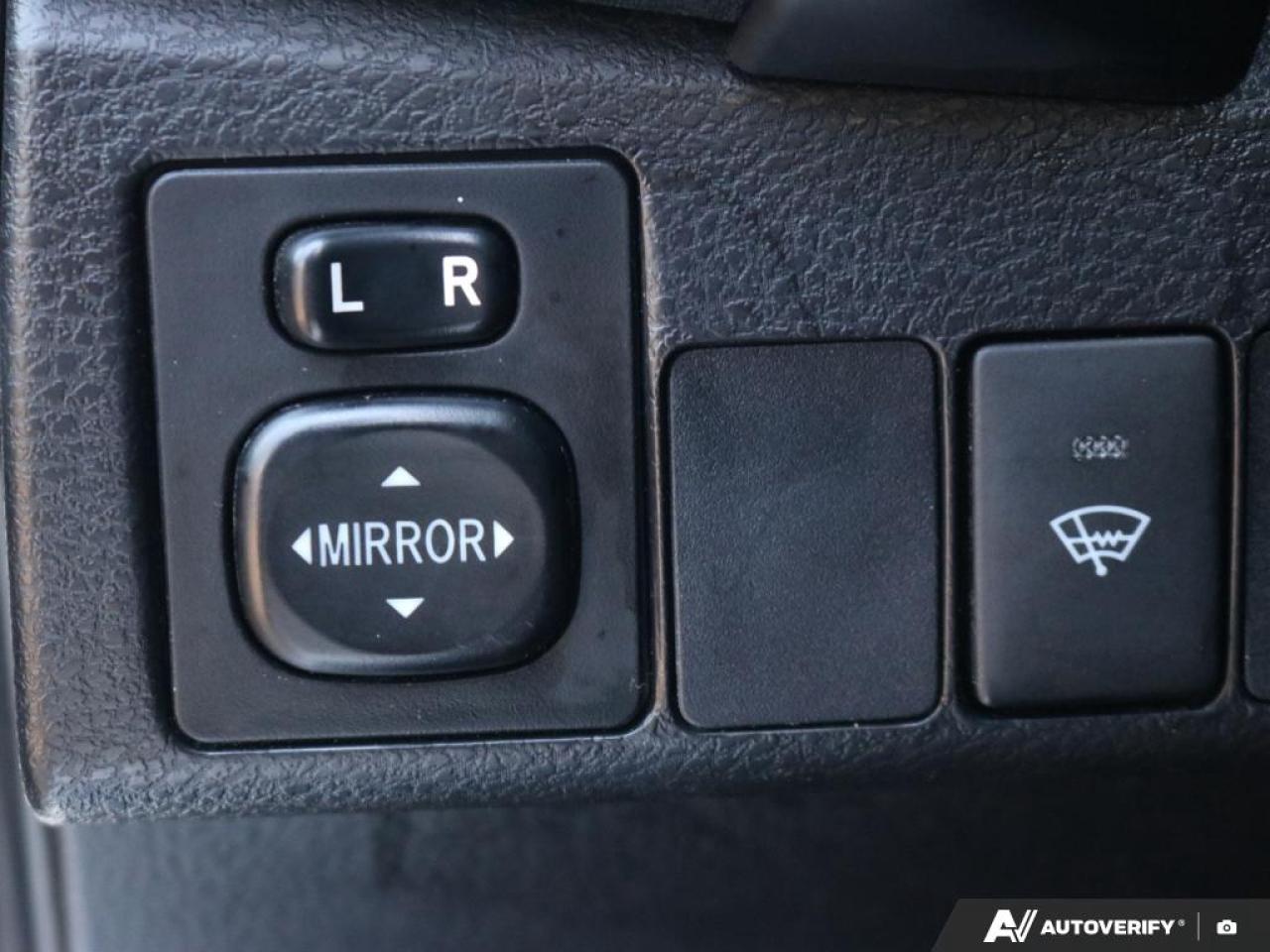 2018 Toyota Corolla LE Photo