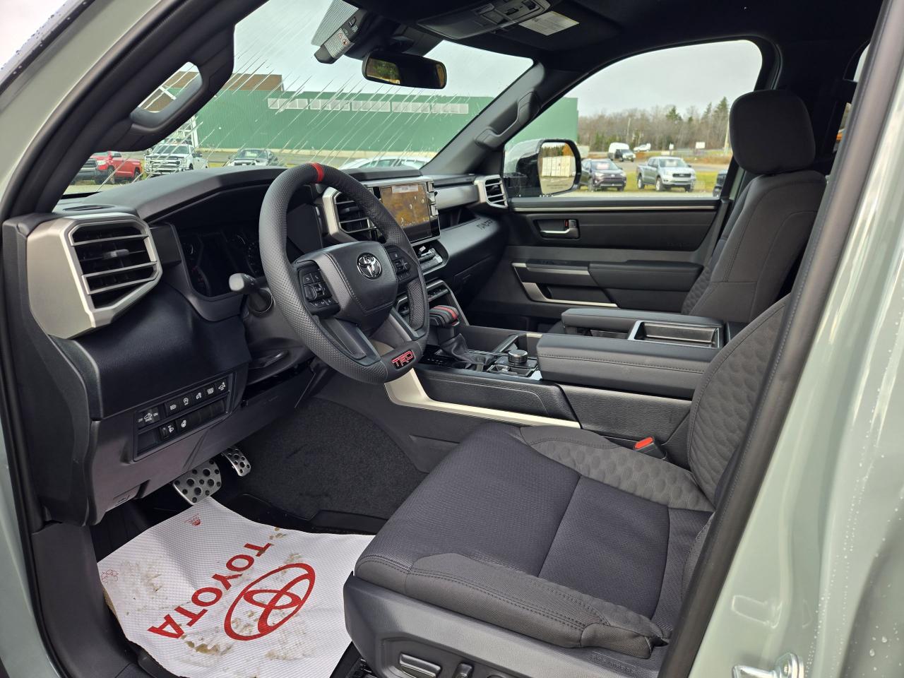 2026 Toyota Tundra SR5 TRD OFF ROAD Photo4