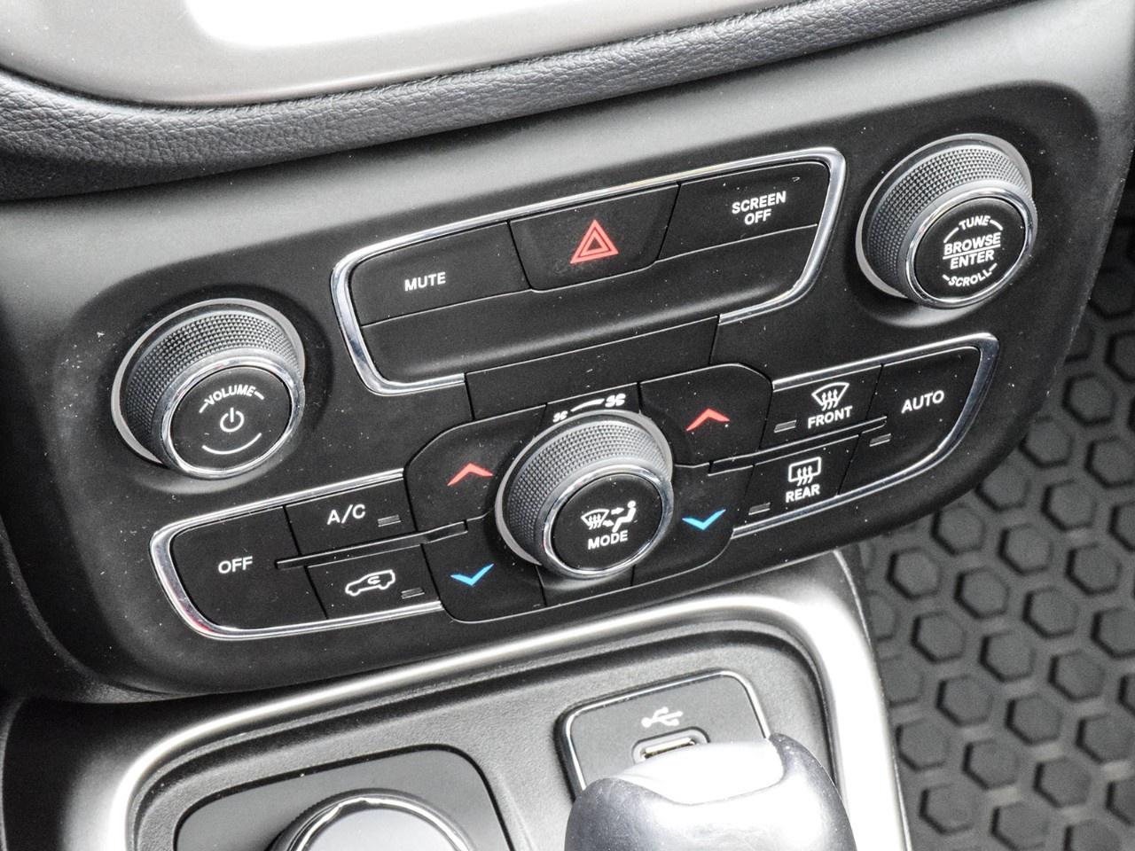 2017 Jeep Compass 4WD 4DR NORTH Photo