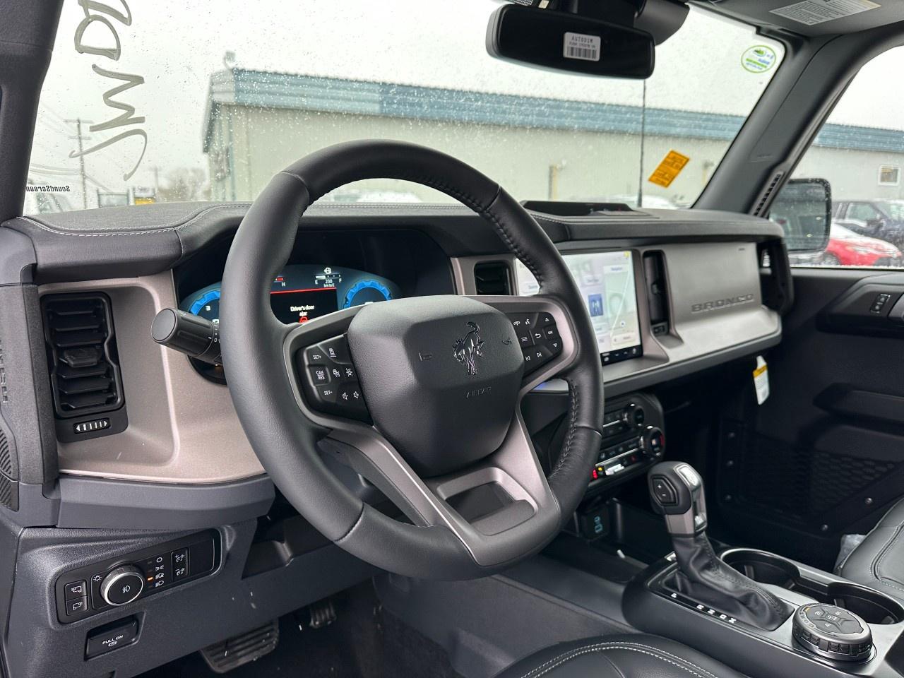 2025 Ford Bronco OUTER BANKS 4 DOOR 4X4 Photo