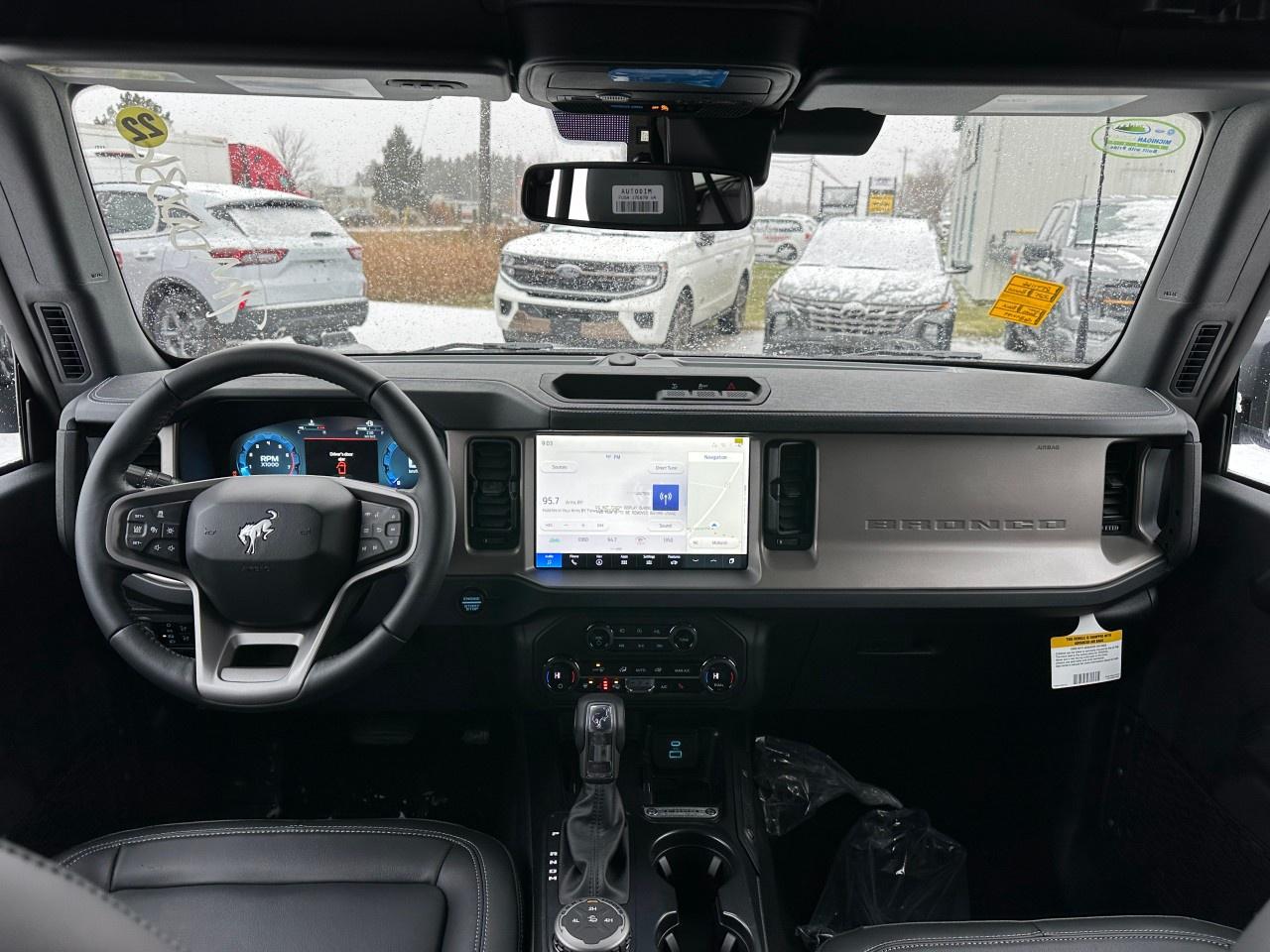 2025 Ford Bronco OUTER BANKS 4 DOOR 4X4 Photo