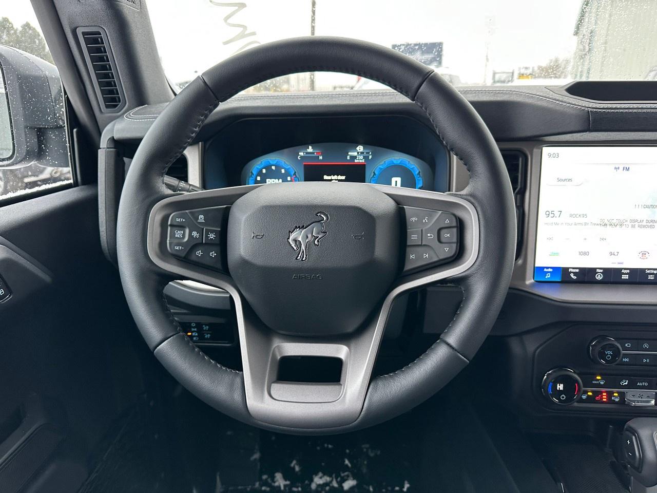 2025 Ford Bronco OUTER BANKS 4 DOOR 4X4 Photo