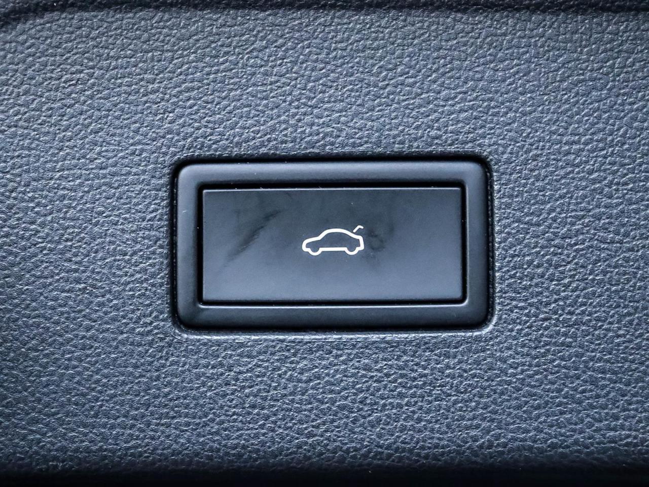 2024 Volkswagen Atlas 2.0 TSI Execline Photo