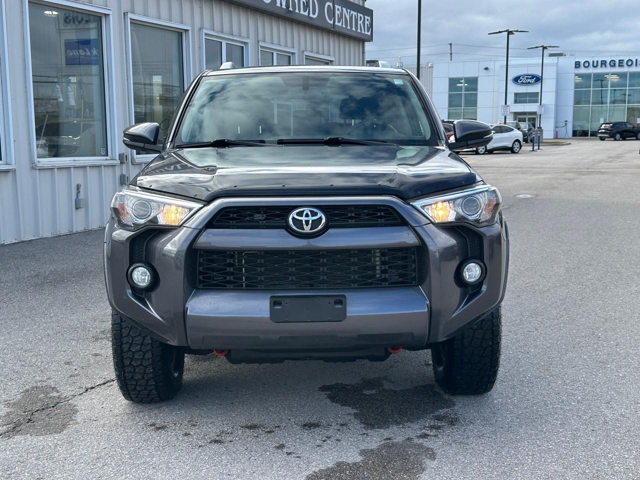2017 Toyota 4Runner 4WD 4DR V6 SR5 Photo2