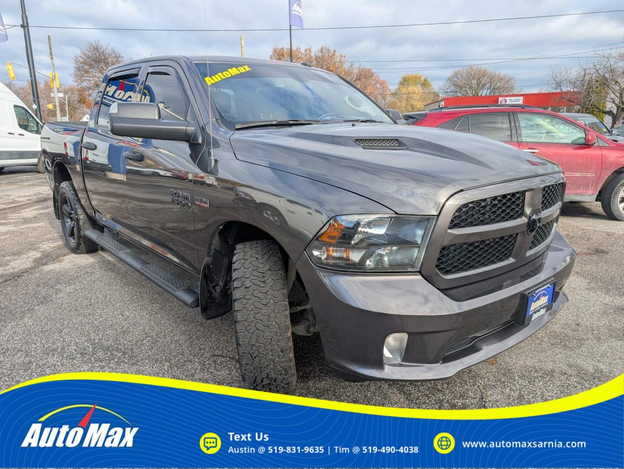 2022 RAM 1500 Classic TRADESMAN Photo2
