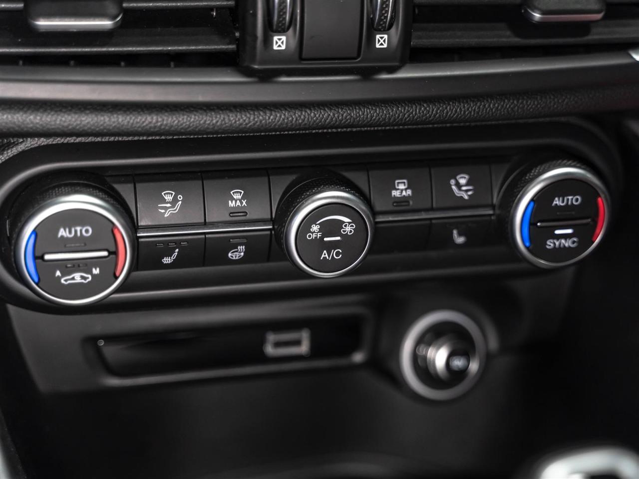 2022 Alfa Romeo Giulia $279 BI WEEKLY $2500 DOWN |VELOCE|Q4|ADAPT CRUISE|HARMAN KARDON|BLINDSPOT|LOADED Photo