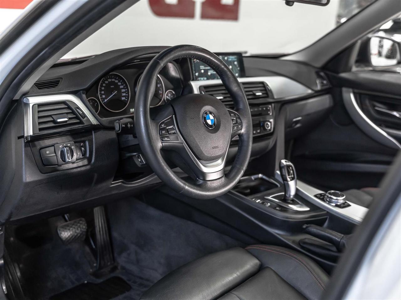 2016 BMW 320i 320i xDrive|SPORTLINE|NAVI|REARCAM|SUNROOF Photo4