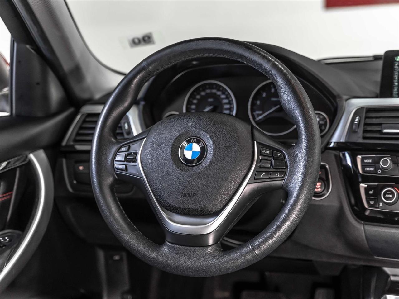 2016 BMW 320i 320i xDrive|SPORTLINE|NAVI|REARCAM|SUNROOF Photo