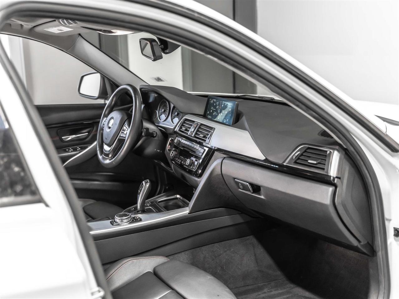 2016 BMW 320i 320i xDrive|SPORTLINE|NAVI|REARCAM|SUNROOF Photo