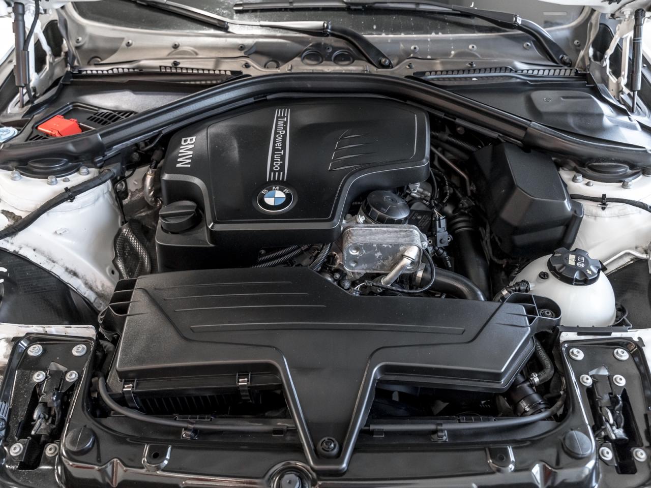 2016 BMW 320i 320i xDrive|SPORTLINE|NAVI|REARCAM|SUNROOF Photo