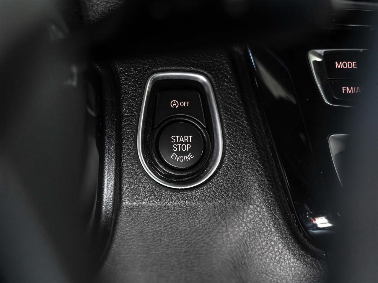 2016 BMW 320i 320i xDrive|SPORTLINE|NAVI|REARCAM|SUNROOF Photo