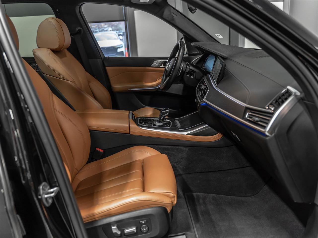 2022 BMW X7 xDrive40i|M SPORT|6PASSENGER|PREMIUM ENHANCED|SKY LOUNGE Photo