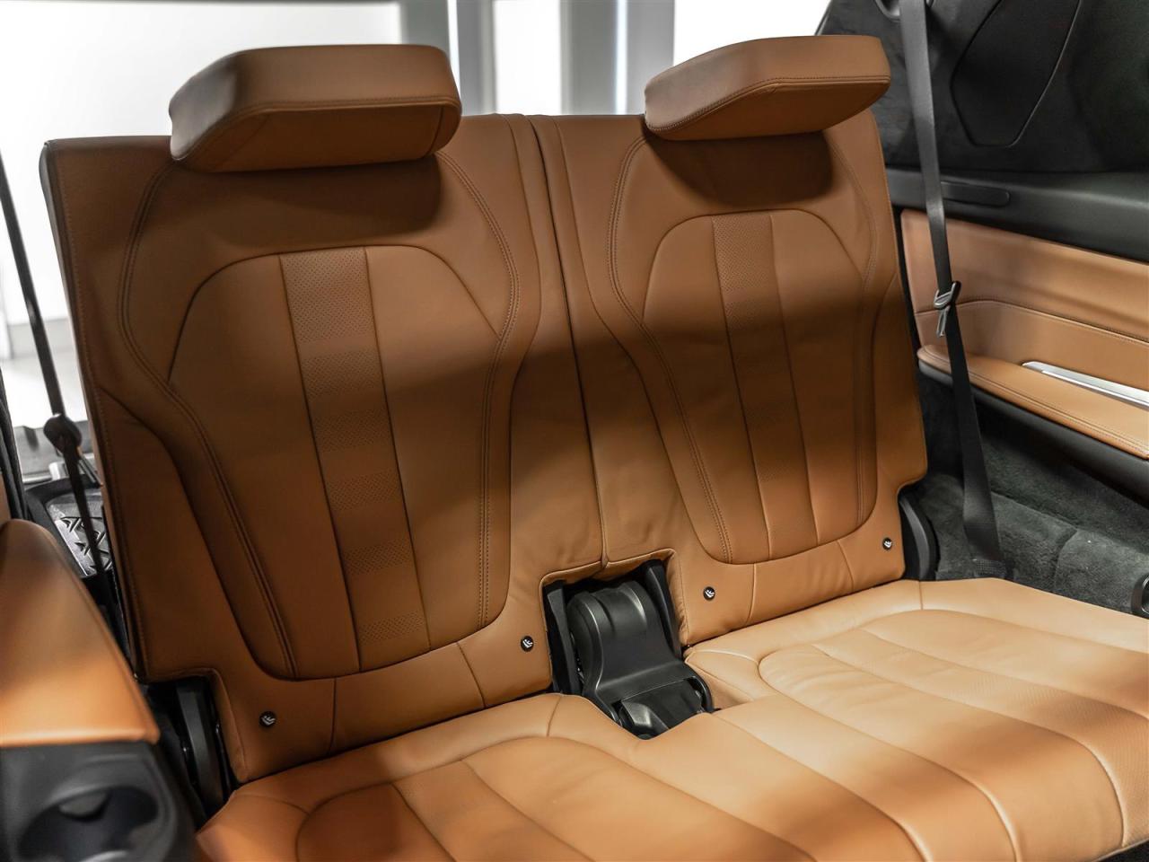 2022 BMW X7 xDrive40i|M SPORT|6PASSENGER|PREMIUM ENHANCED|SKY LOUNGE Photo