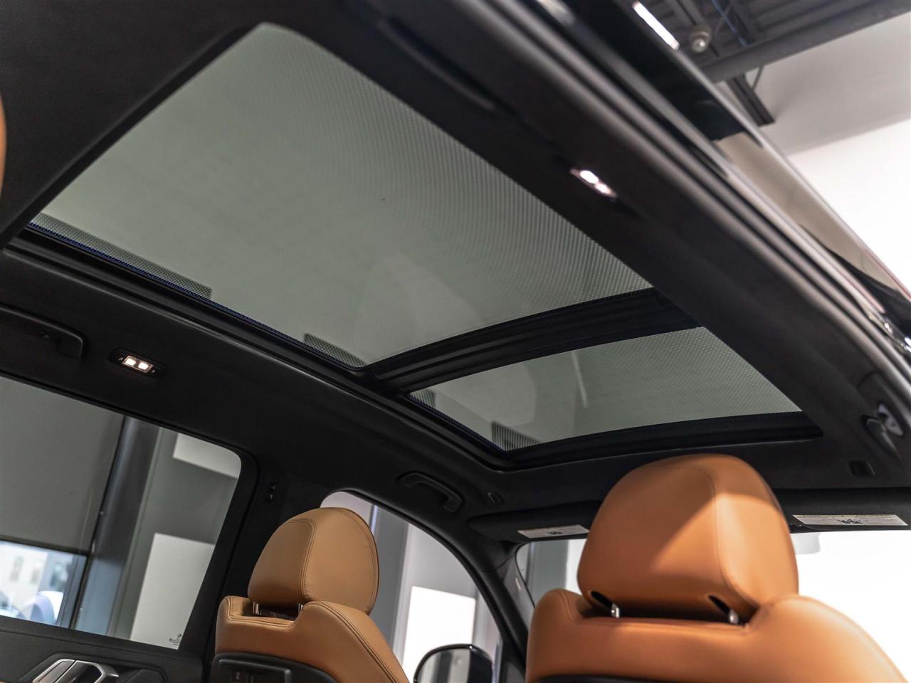 2022 BMW X7 xDrive40i|M SPORT|6PASSENGER|PREMIUM ENHANCED|SKY LOUNGE Photo
