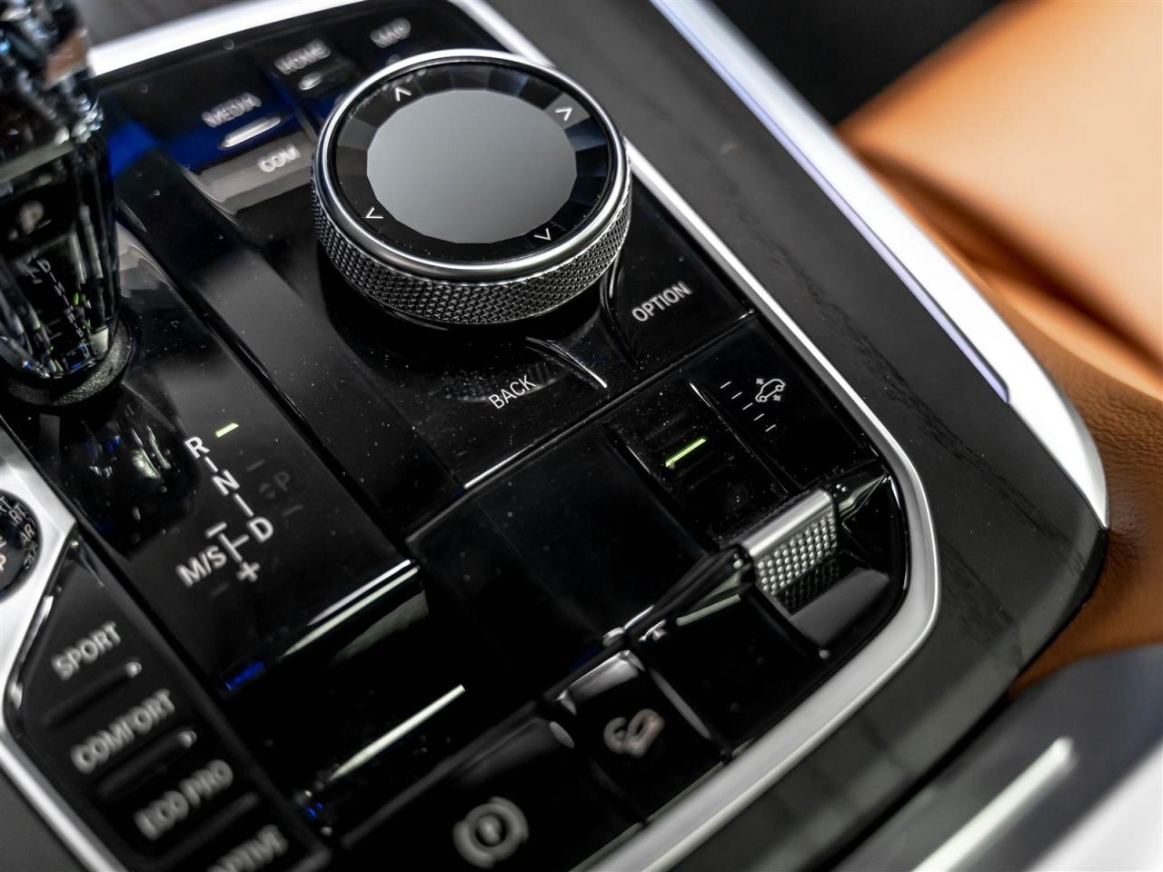 2022 BMW X7 xDrive40i|M SPORT|6PASSENGER|PREMIUM ENHANCED|SKY LOUNGE Photo