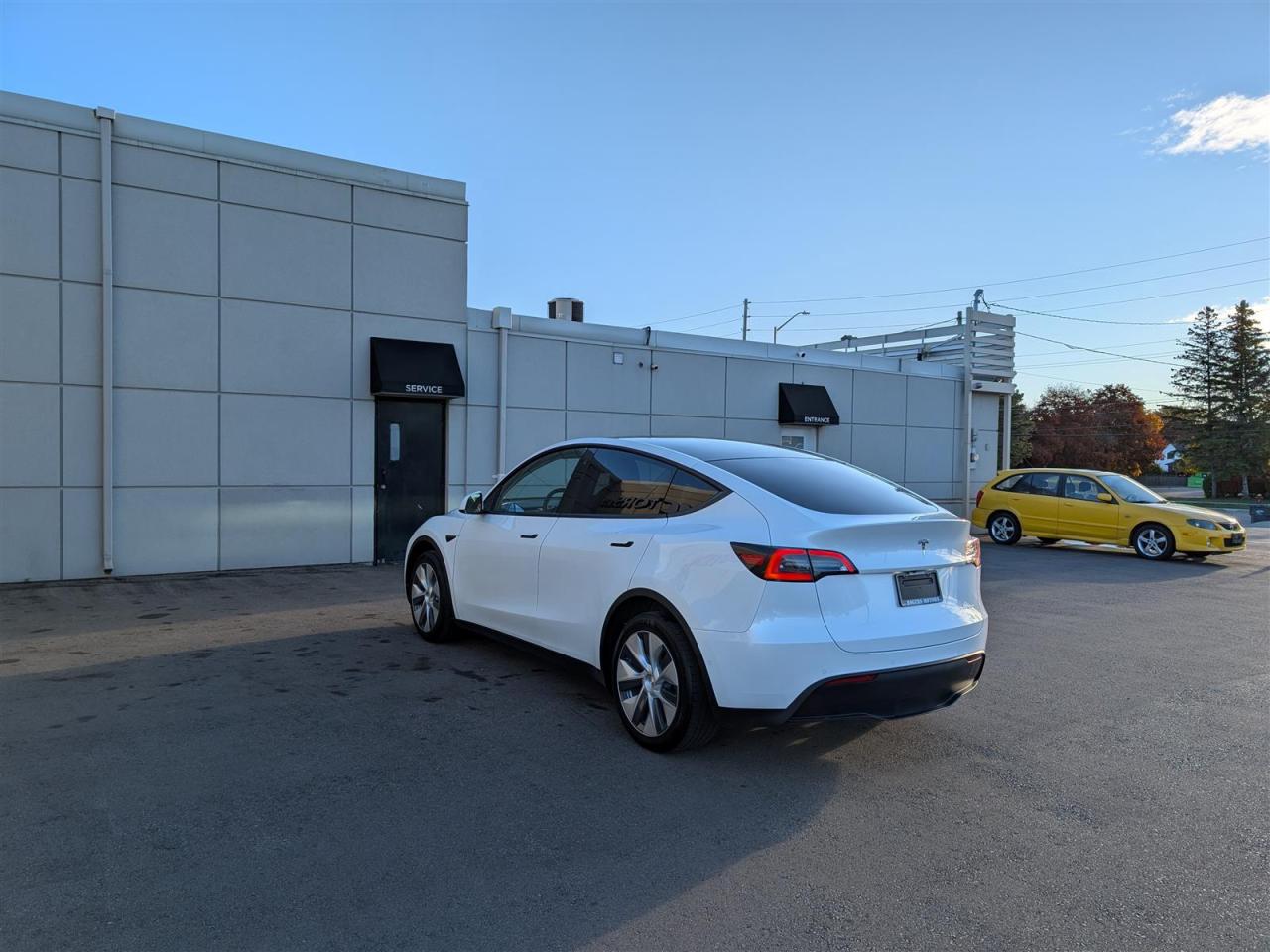 2021 Tesla Model Y LONG RANGE AWD - DUAL MOTOR Photo2